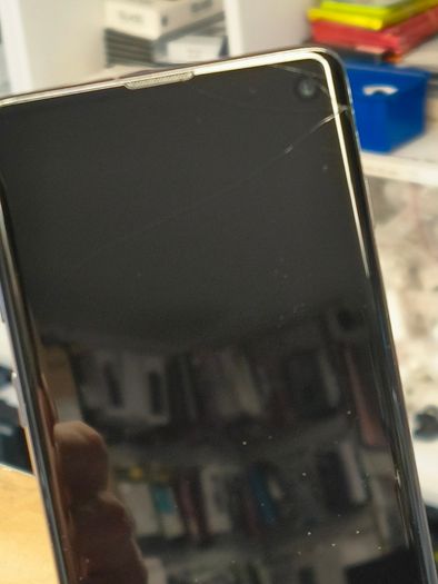 Samsung Galaxy S10 128GB Dual Sim LOCKED TO THREE Network Black (LCD has a crack)