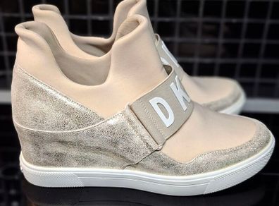 DKNY snickers