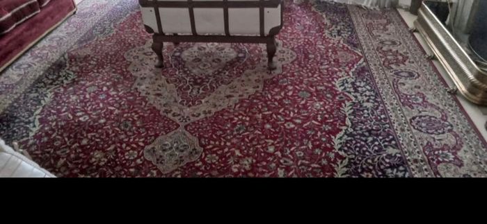 Beautiful vintage large wool rug