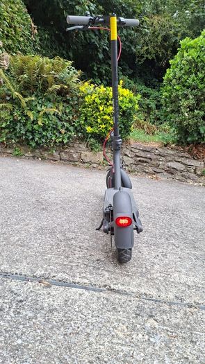 Xiaomi Electric Scooter 4 - Fully Working w/ Charger