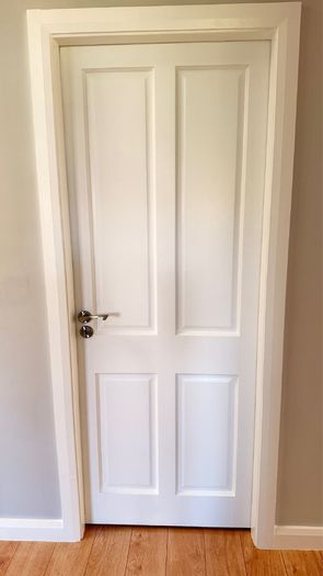 5 x White Internal Solid Doors  Excellent Condition