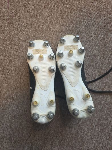 football/rugby shoes