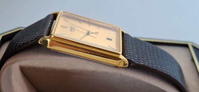 Seiko 7N22 5A49 Man's Tank Style Watch