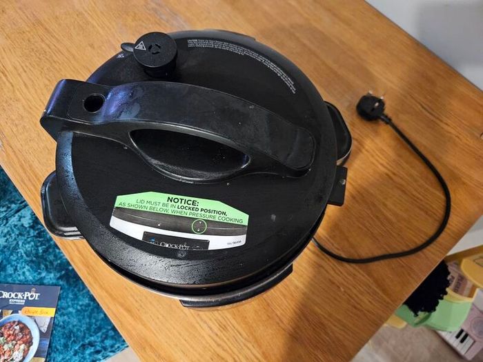 12 in 1 multi cooker crockpot express