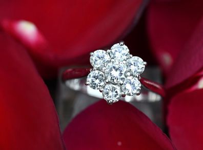 Vintage 1950/60s Diamond Daisy Flower Ring - 18ct & Platinum