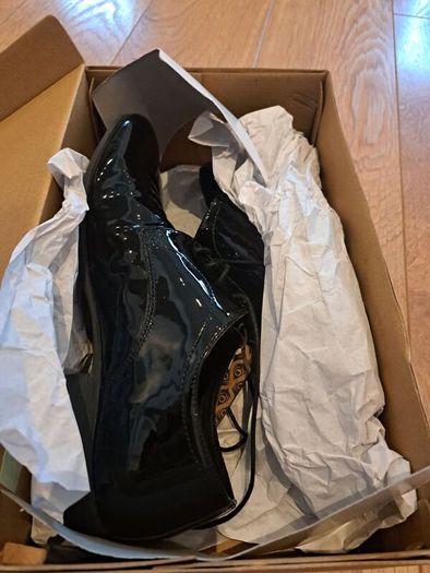 Black Shiny Shoes (Size 9) (Thomas Crick)
