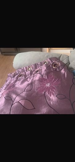 2 pairs of 90 x 90 Curtains