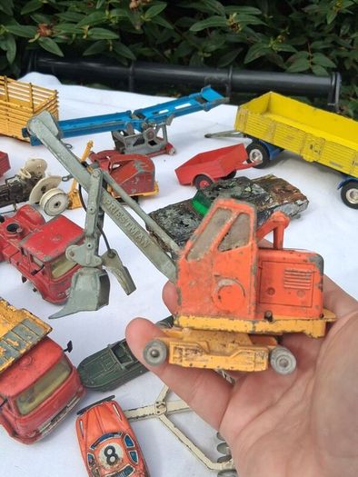 Vintage Diecast Toy Collection (Dinky,Lesney,Mecanno,Corgi) 22 Pieces