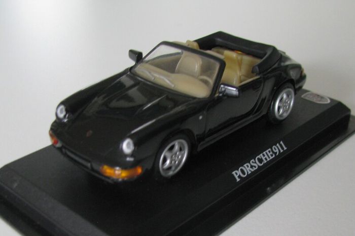 Diecast Model Porsche 911 Carrera 4 - del Prado Car Collection 1:43