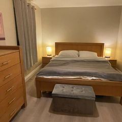 Solid oak bed frame (Super King)