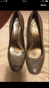 Ladies leather clarks shoes size 5.5