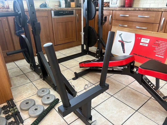 Without Doubt Best Gym Weightlifting Set Up, Power Squat Rack, Bench, Olympic Weights, Bars, Tri Dip!!!