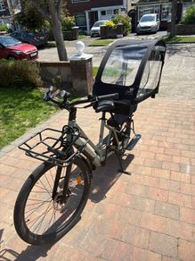 Kuma cargo bike with cover