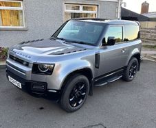 Land Rover Defender 2024