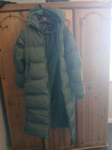 Women's long puffer coat new with tags size 10