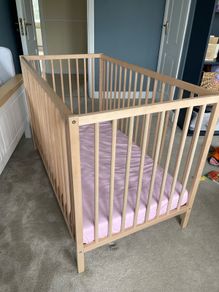 Baby Cot - Ikea - Sniglar