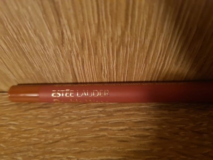 Estee Lauder Double Wear 24H StayinPlace Lip Liner in the shade 015 Blush
