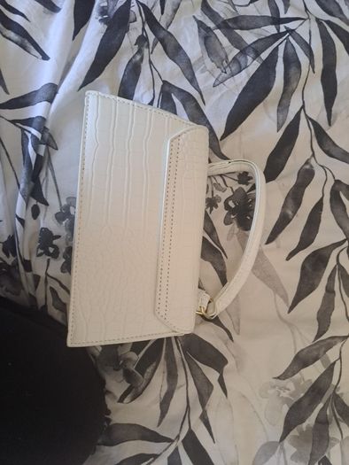 womens bag not real