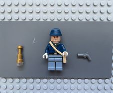 lego the Lone Ranger tlr020 Cavalry Soldier minifigure- Brown Eyebrows, Stubble