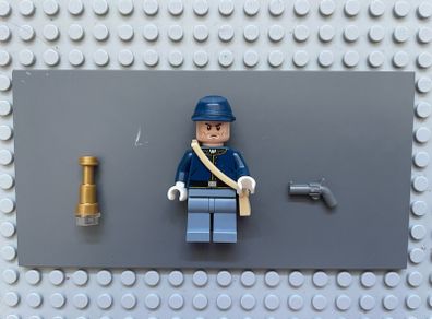 lego the Lone Ranger tlr020 Cavalry Soldier minifigure- Brown Eyebrows, Stubble