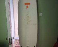 Bic Tahe 70 EGG surfboard including leash & fins