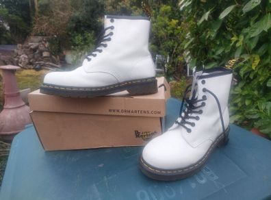 New Dr Marten boots (post included)