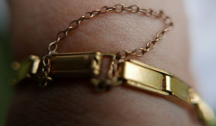 Vintage Tanis 17 Jewel Mechanical Watch - Womens Swiss - Gold Plated Watch (the watch works well and keeps time)