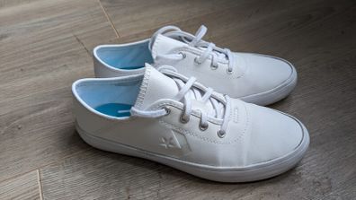 Ladies Converse size 4