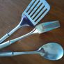 Utensil set and rail with hanging hooks Image 6