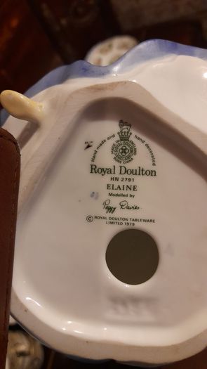 Royal Doulton figurine "Elaine"