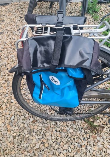 Bicycle pannier bag