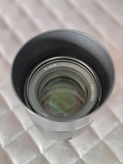 Sony Sel Fe 85mm F1.8 Syx Lens