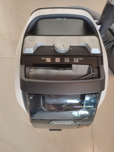 Miele bagless vacuum cleaner