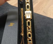 lip Gold Tone Ladies Quartz Watch, Earrings & Necklace Set