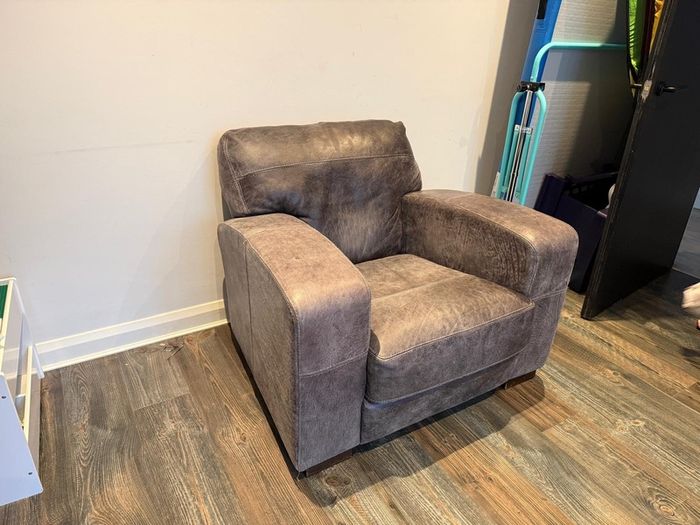 Armchair - Navy Leather