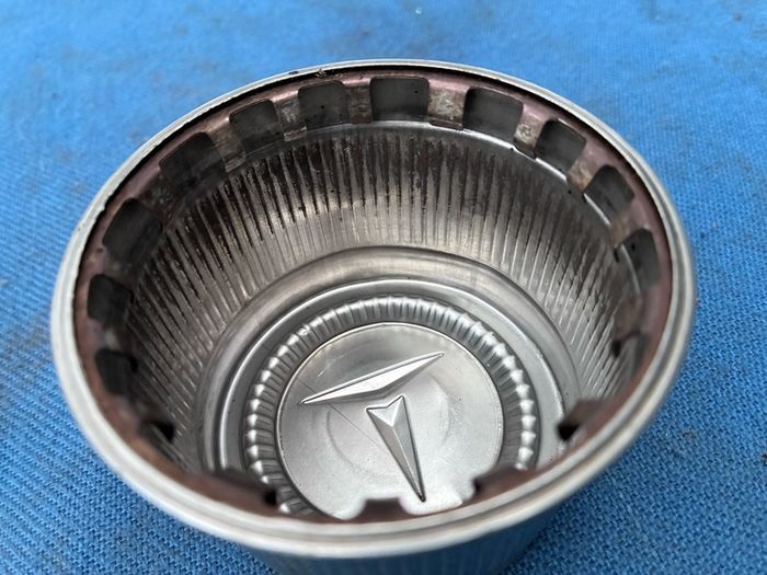vintage Toyota centre wheel cap