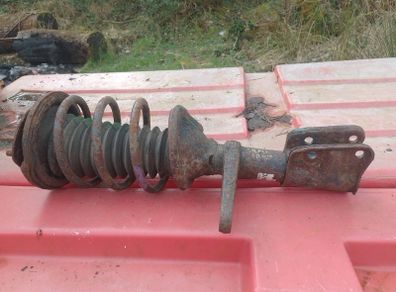 Landrover Freelander 1 front drivers strut shock spring