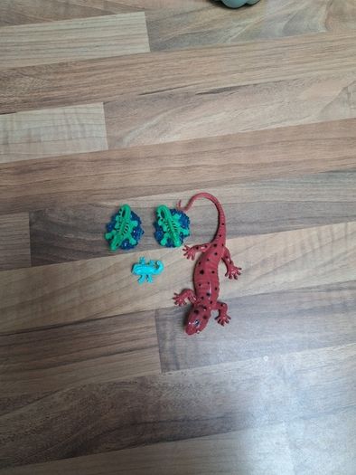 Miscellaneous toy figures