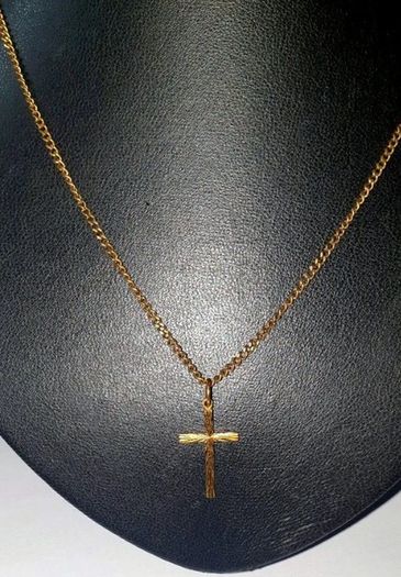 Pristine Vintage 9ct Gold Cross/Curb Chain