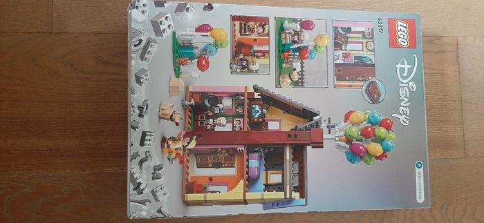 Lego Up House 43217