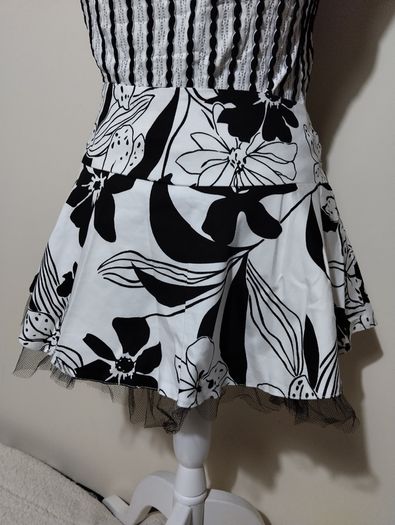 fabulous Ax Paris Black & White Skirt