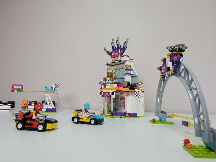 LEGO Friends 41352 The Big Race Day