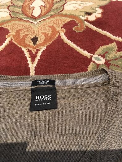 Hugo Boss V-neck Extrafine Merino Wool Jumper, size-Small (regular fit)