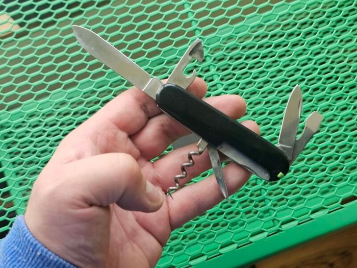 Vintage Elinox Victorinox Standard Discontinued Model Collectable 91mm Swiss Army Knife with Display Stand