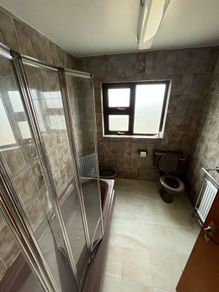 1980s Retro Brown Bathroom Suites X2