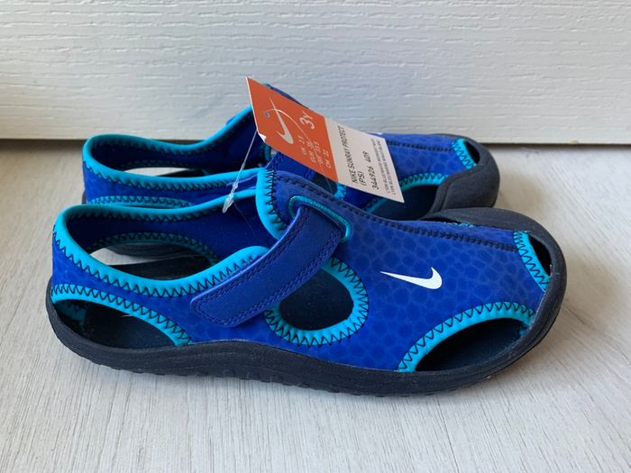 Nike Sunray Protect Kids Sandals / Poolshoes Uk 2.5 Brand New With Tags