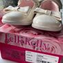 Girls white shoes Image 4