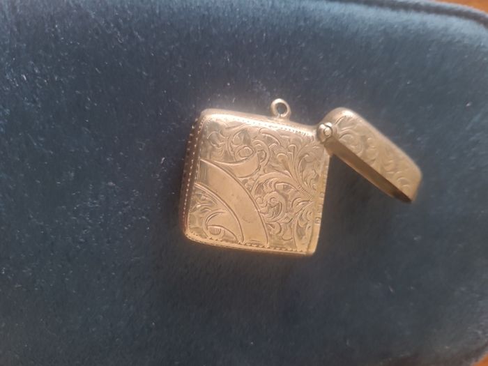 Antique silver Vesta Case