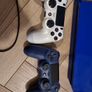 Ps4 + 4 games + 2 controllers Image 3