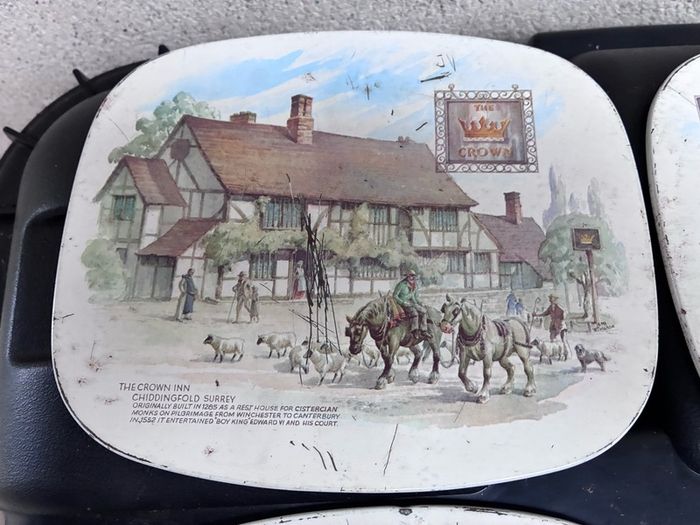 5 vintage tin and wood place mats